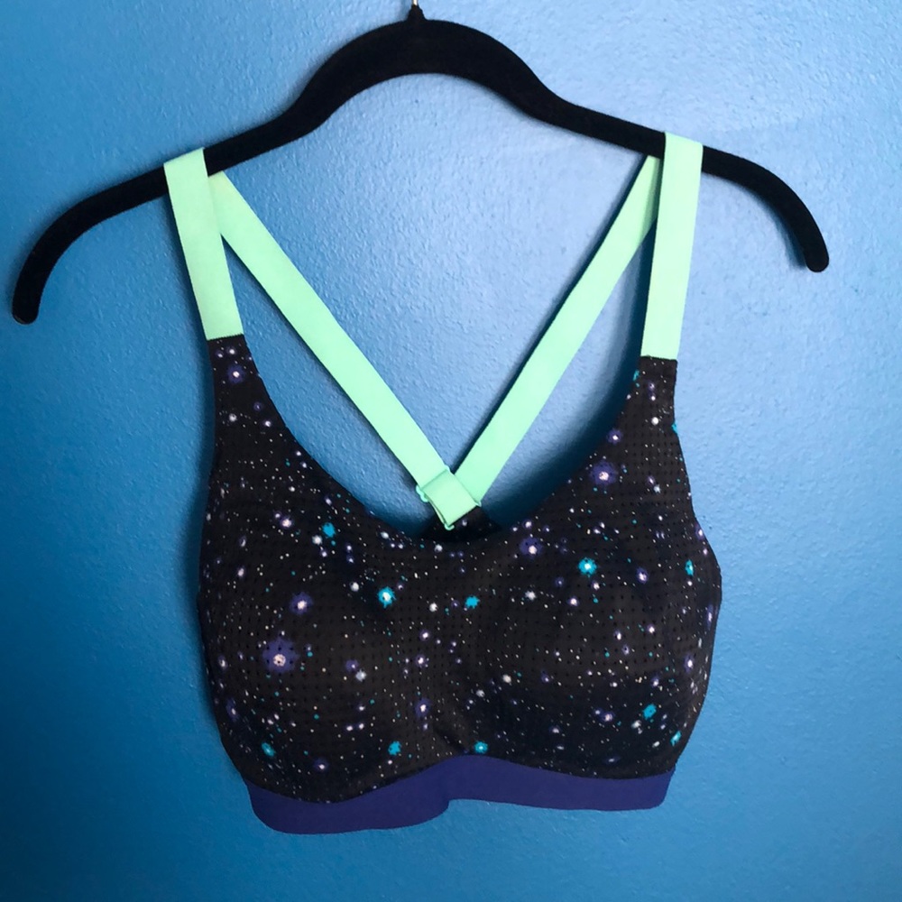 Victoria Secret Sports bra.